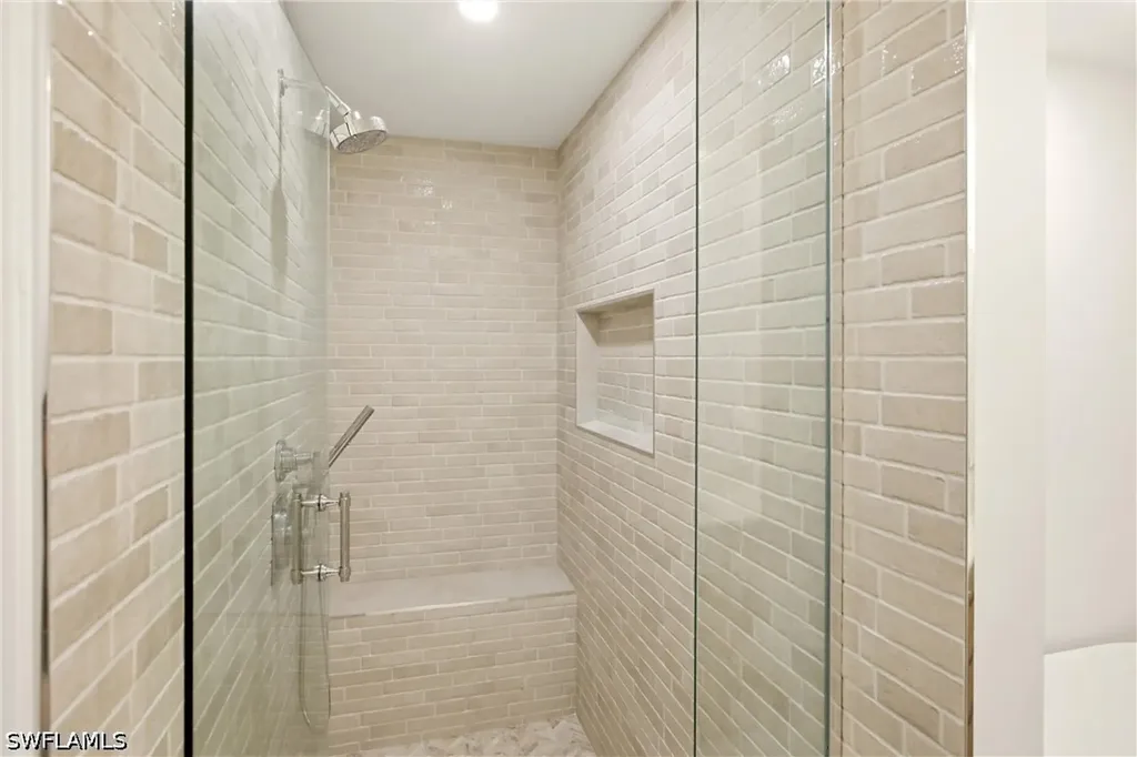 9690 Sussex Street Naples FL 34109