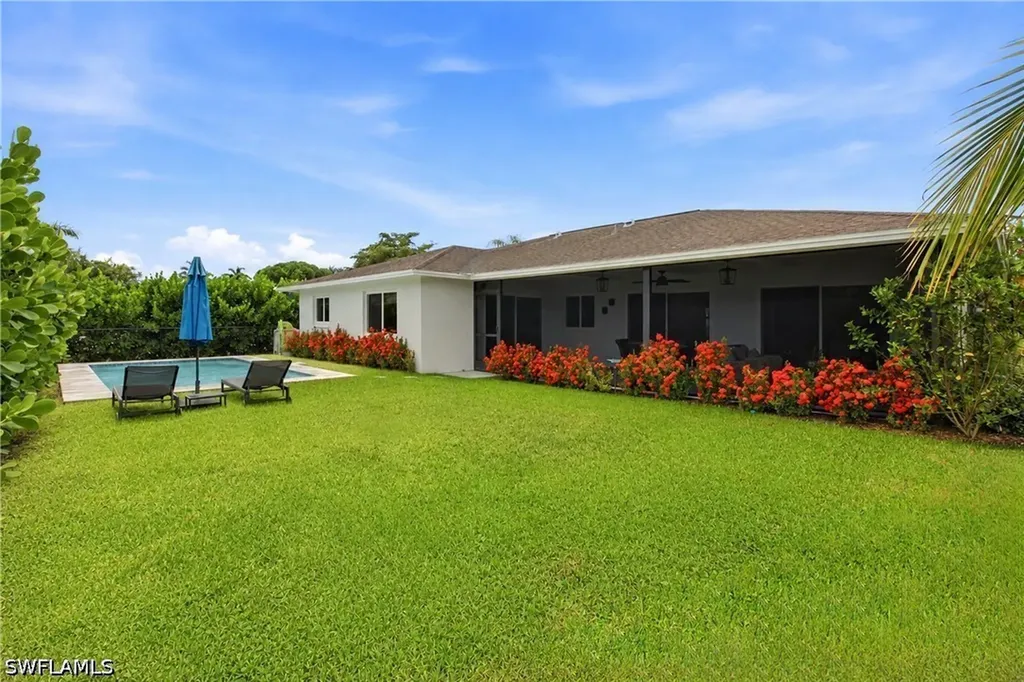 9690 Sussex Street Naples FL 34109