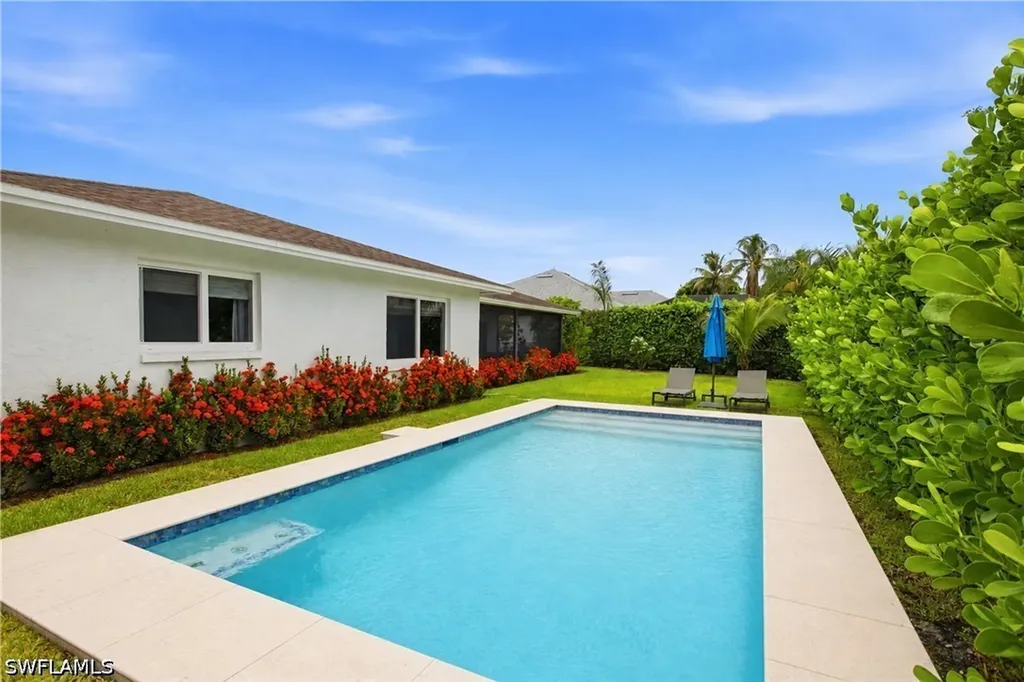 9690 Sussex Street Naples FL 34109