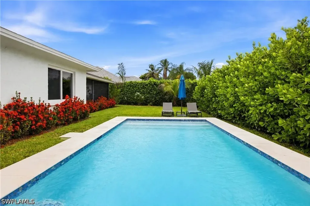 9690 Sussex Street Naples FL 34109