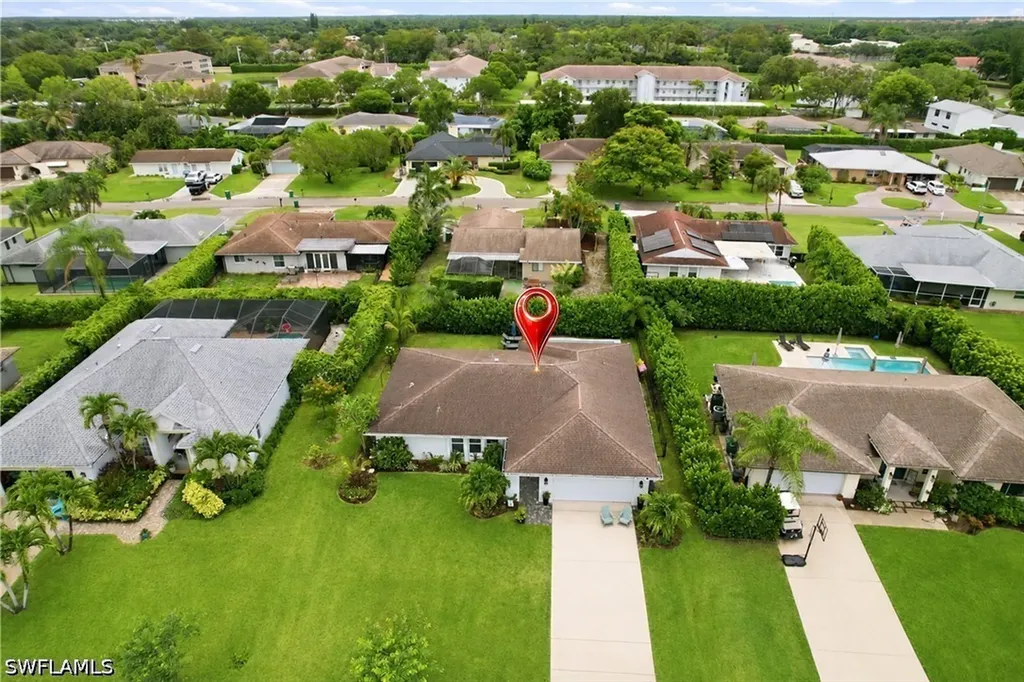 9690 Sussex Street Naples FL 34109