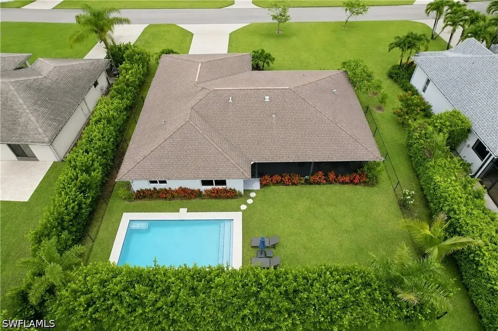 9690 Sussex Street Naples FL 34109