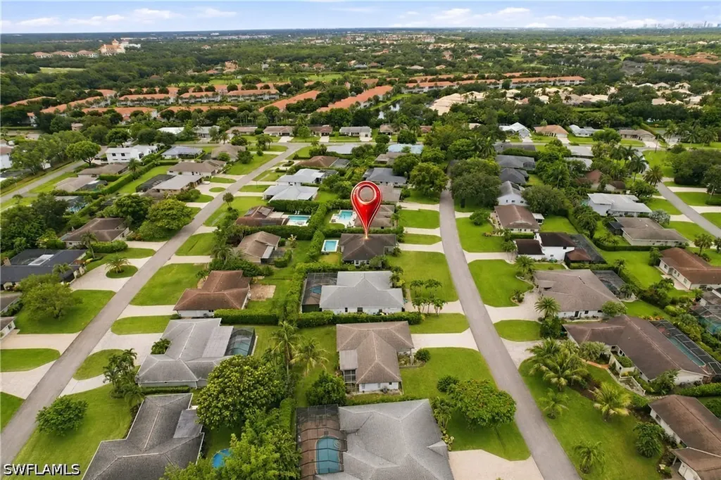 9690 Sussex Street Naples FL 34109