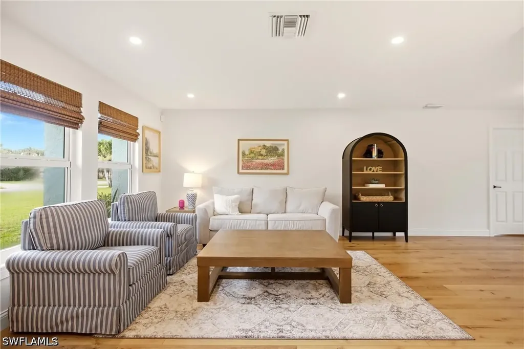 9690 Sussex Street Naples FL 34109
