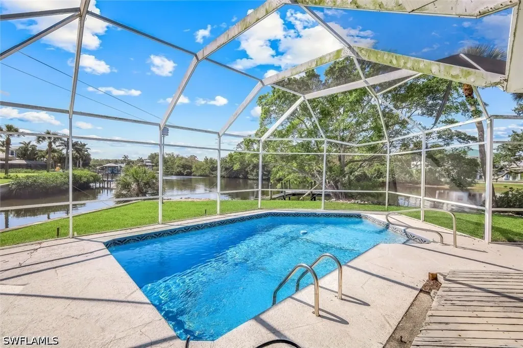 Bonita Springs FL, 27151 Flossmoor Drive