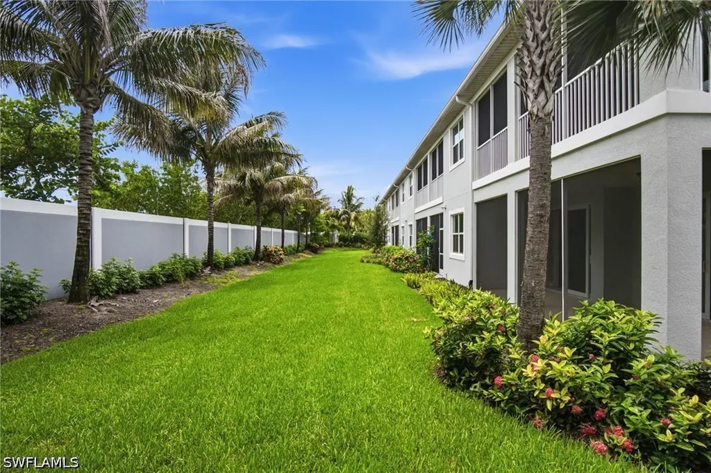 2664 Seychelles Circle Naples FL 34112