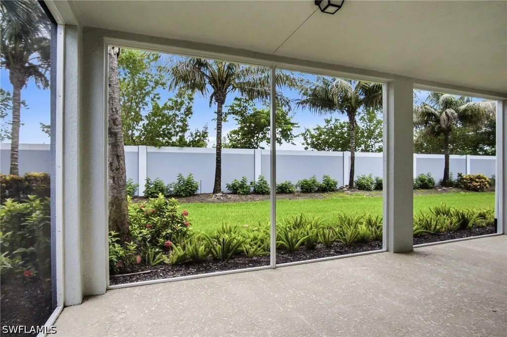 2664 Seychelles Circle Naples FL 34112