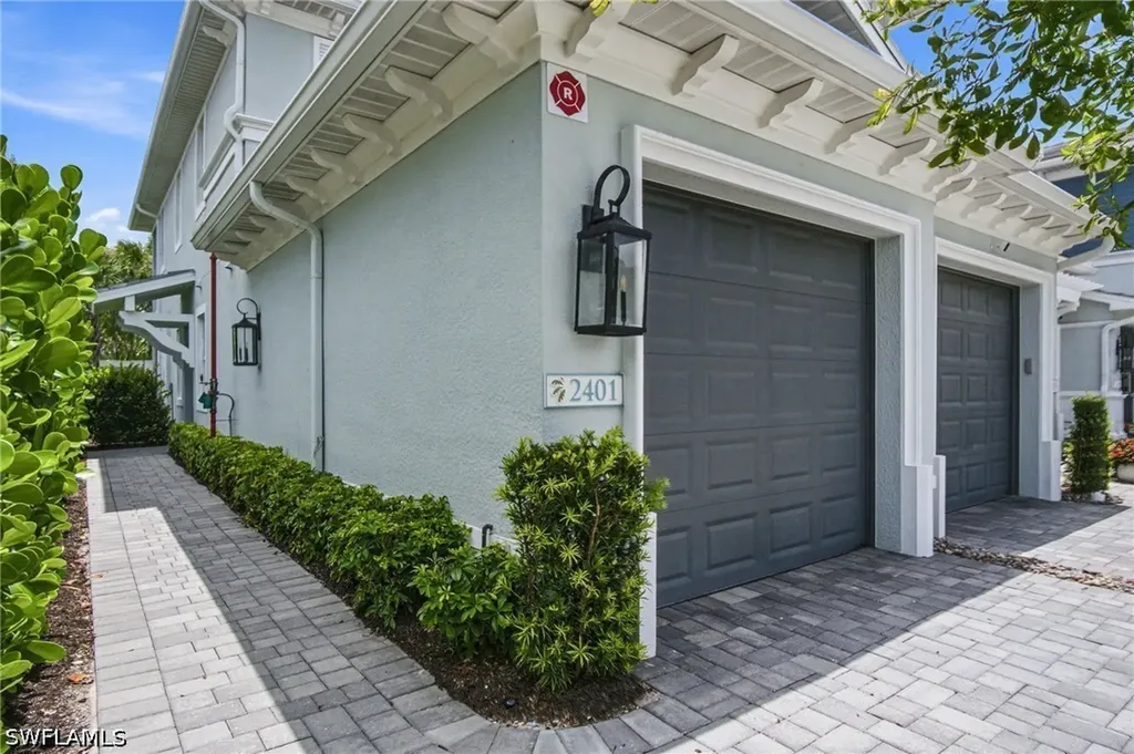 2664 Seychelles Circle Naples FL 34112