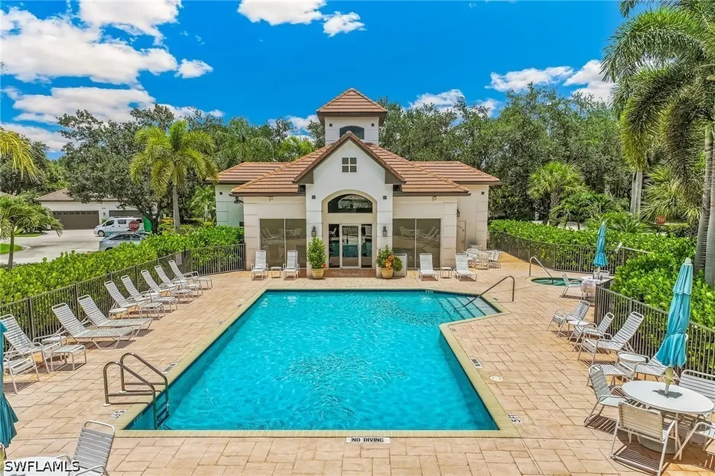 4395 Dover Court Naples FL 34105