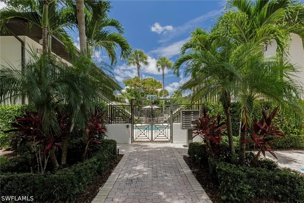 480 5th Street S Naples FL 34102