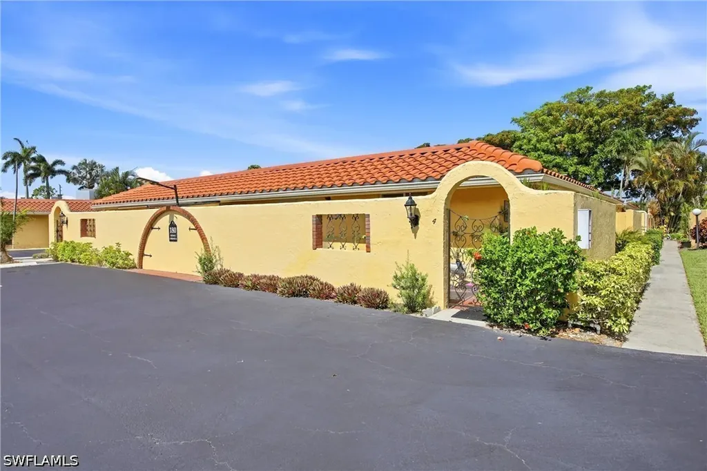 180 Harrison Road Naples FL 34112-6022