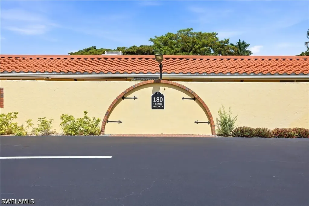 180 Harrison Road Naples FL 34112-6022