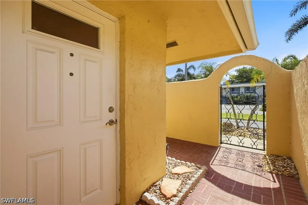180 Harrison Road Naples FL 34112-6022