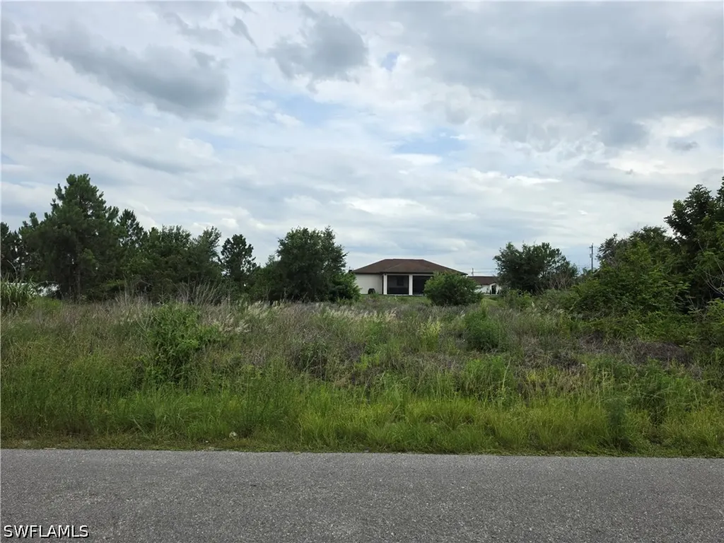 4011 3rd Street SW Lehigh Acres FL 33976