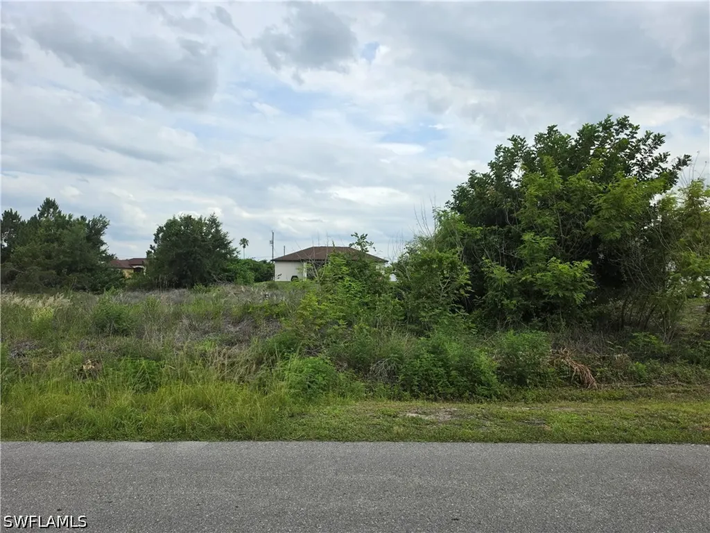 4011 3rd Street SW Lehigh Acres FL 33976