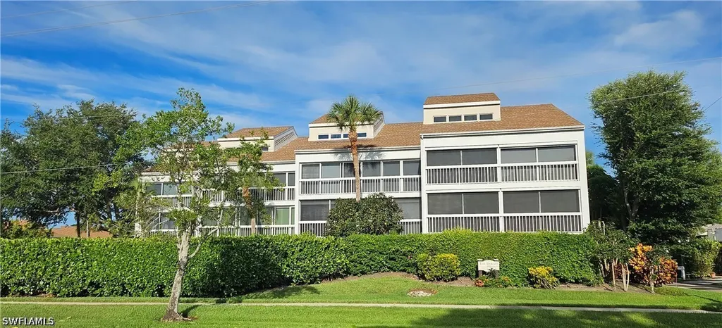 1050 9th Street S Naples FL 34102