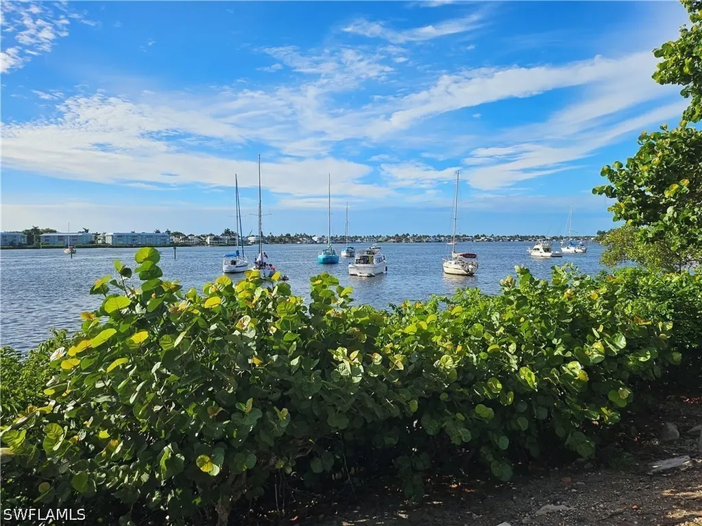 1050 9th Street S Naples FL 34102
