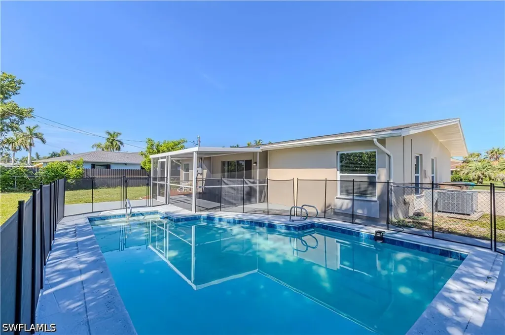 4009 SE 9th Court Cape Coral FL 33904