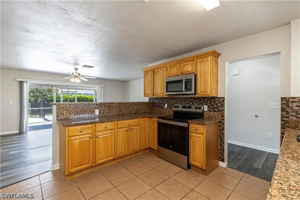 4009 SE 9th Court Cape Coral FL 33904