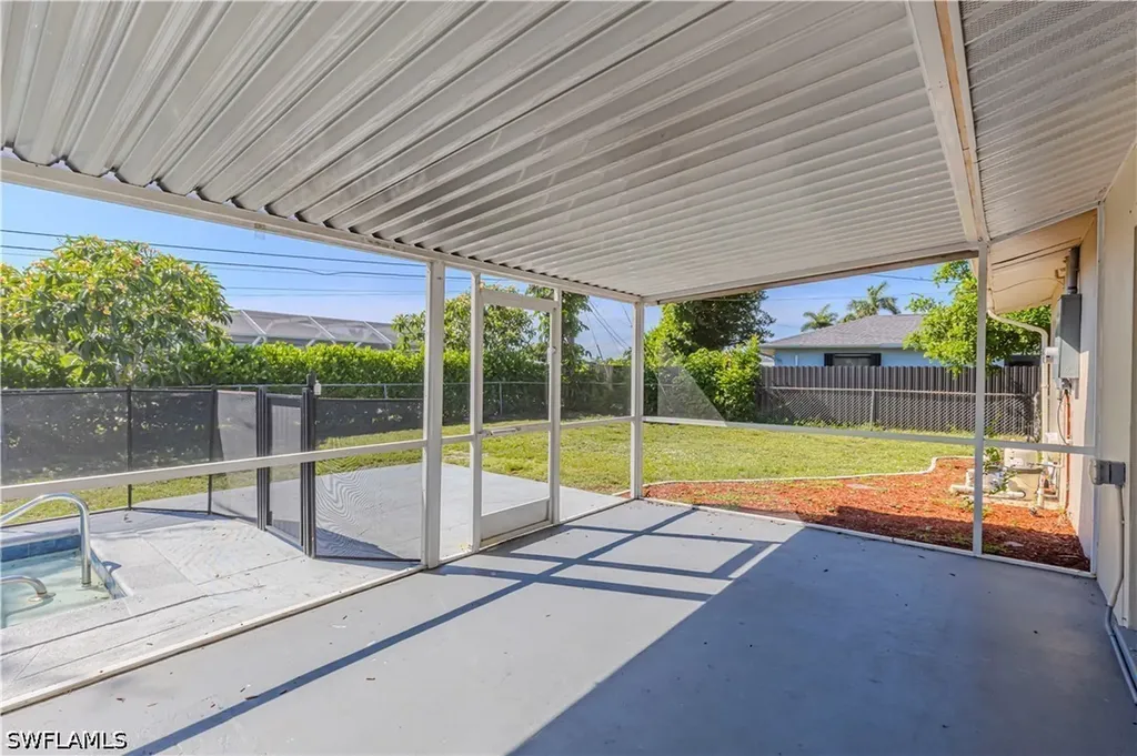 4009 SE 9th Court Cape Coral FL 33904