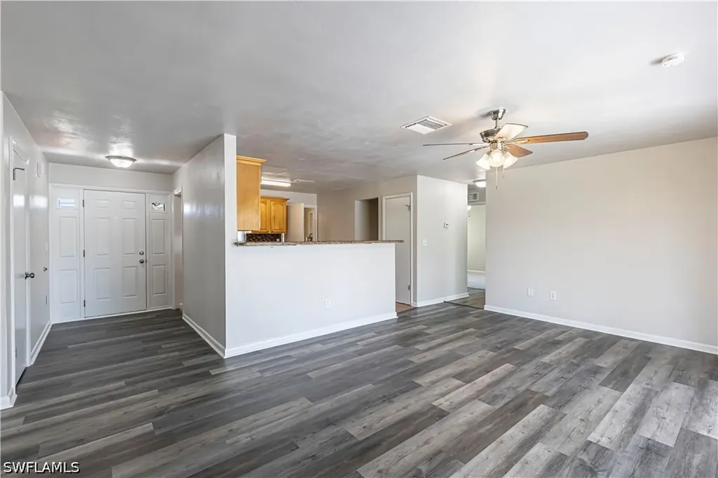 4009 SE 9th Court Cape Coral FL 33904