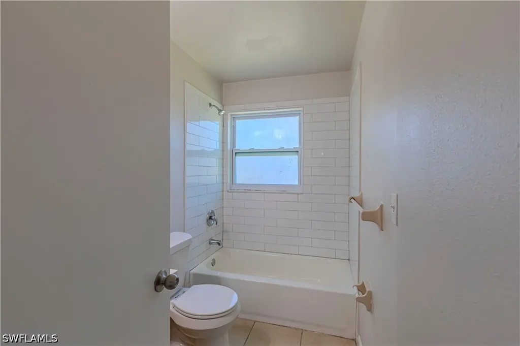 4009 SE 9th Court Cape Coral FL 33904