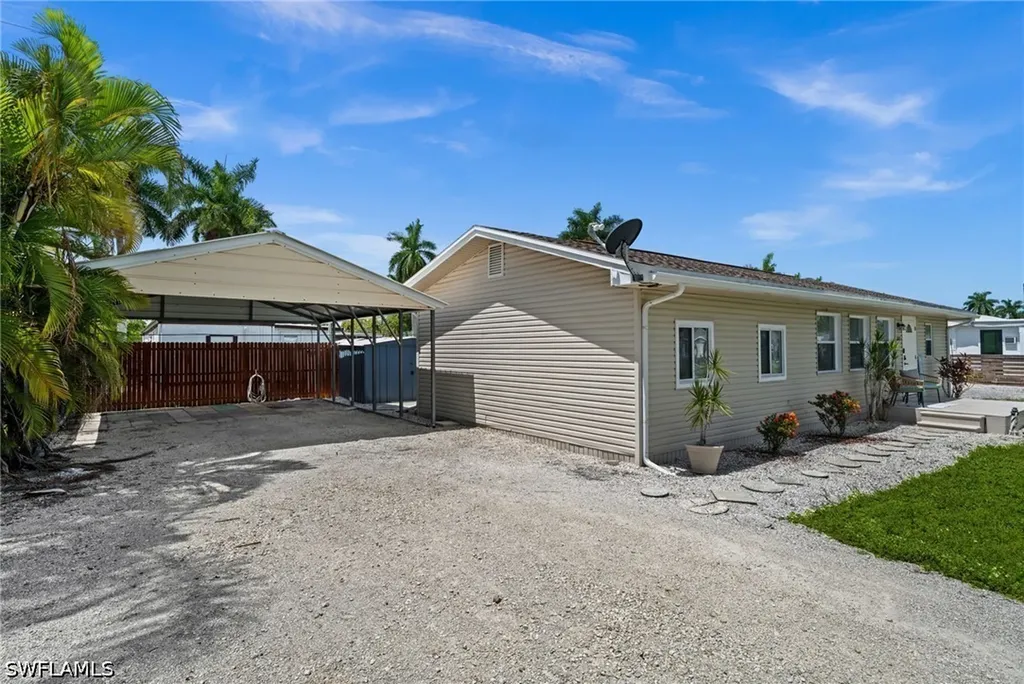 12071 Palm Drive Fort Myers FL 33908