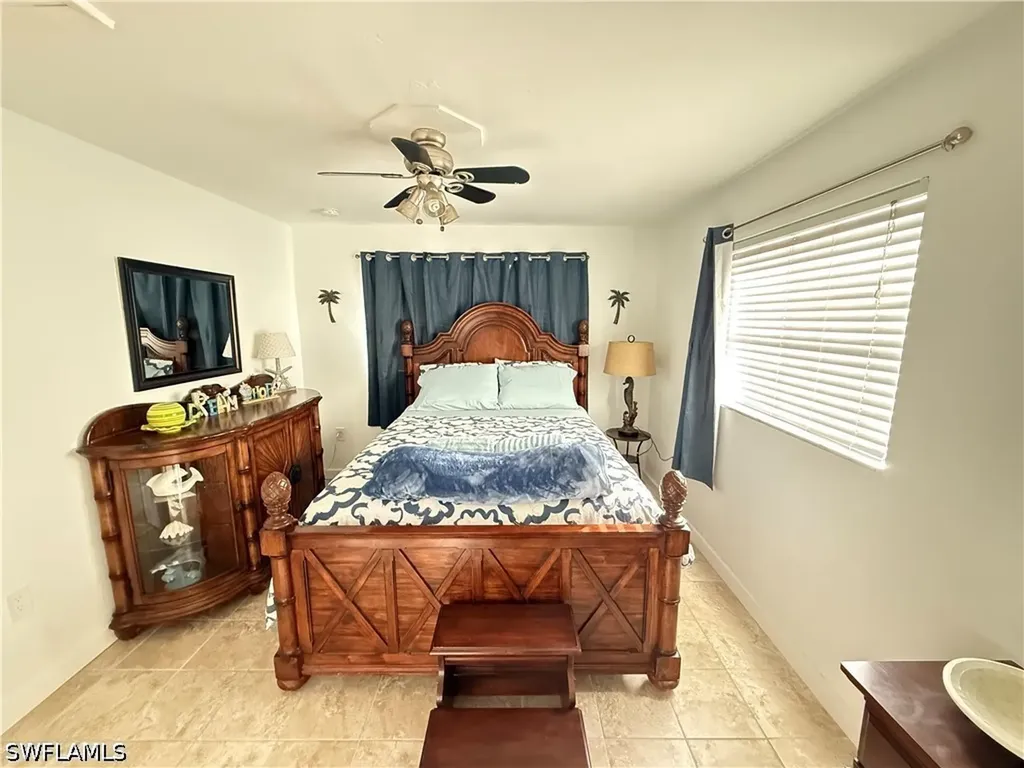 1781 Smugglers Cove Naples FL 34112