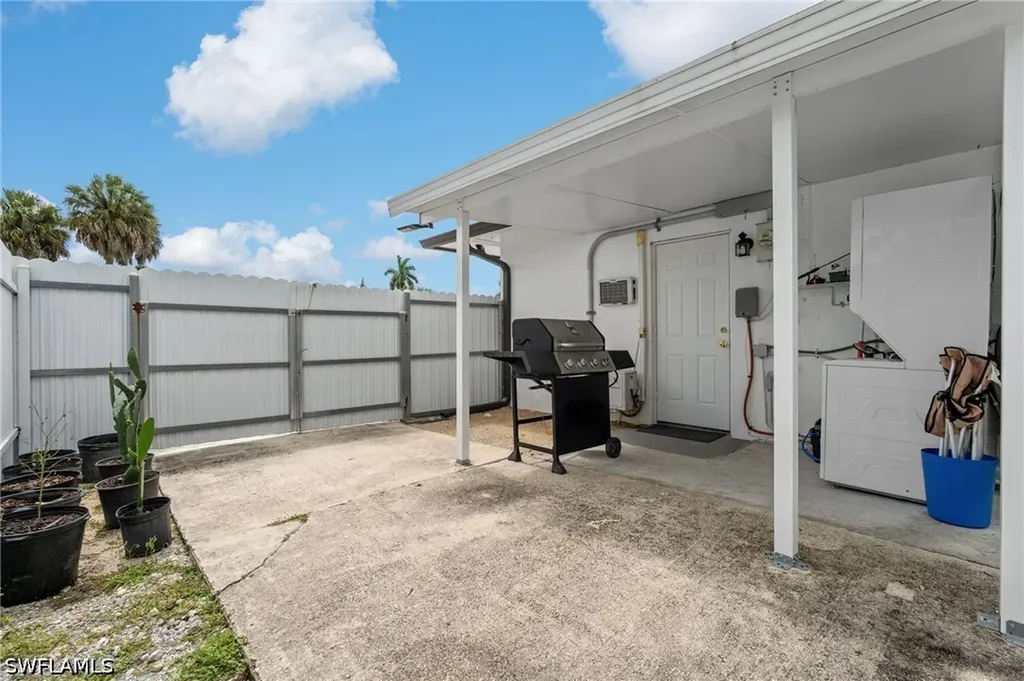 2200 44th Street SW Naples FL 34116