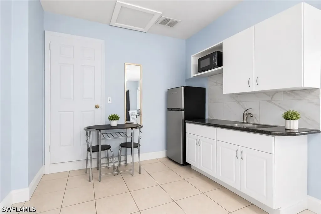 2200 44th Street SW Naples FL 34116