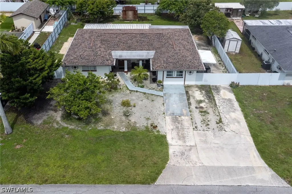 2200 44th Street SW Naples FL 34116