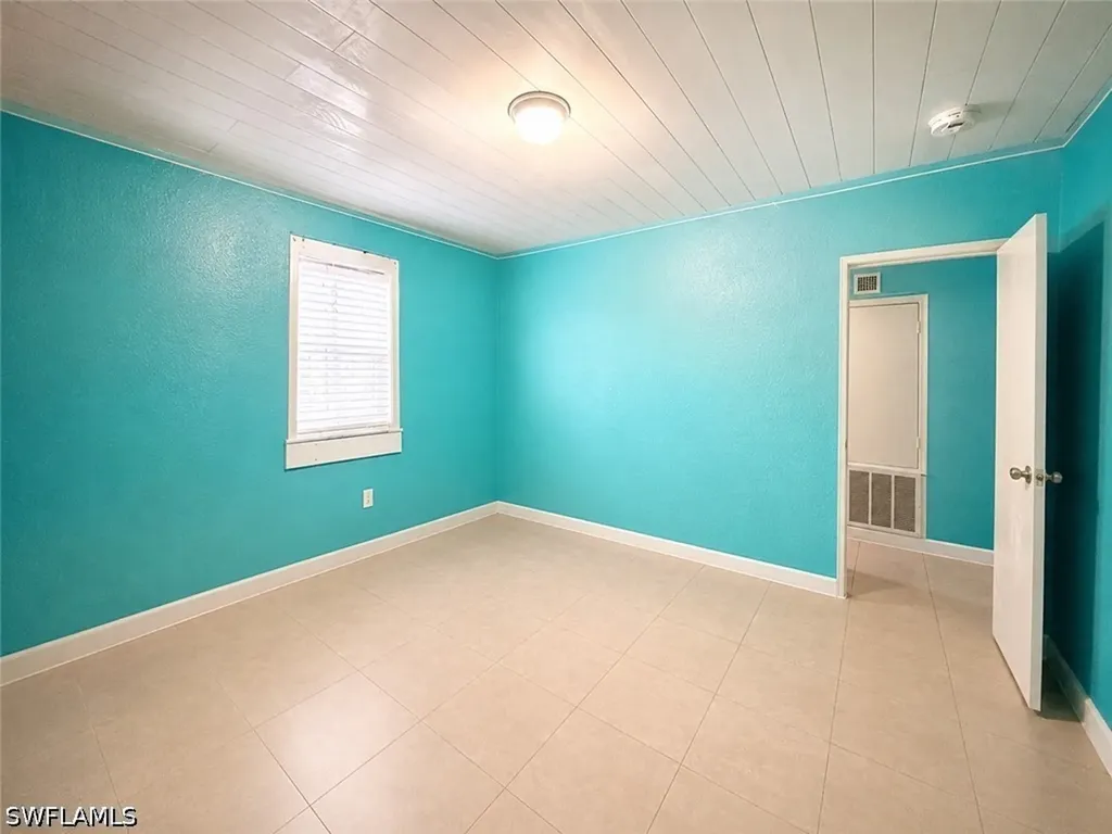 2485 Bayside Street Naples FL 34112