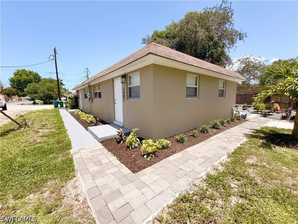 2485 Bayside Street Naples FL 34112