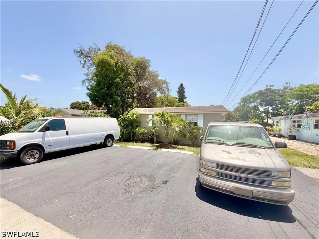 2485 Bayside Street Naples FL 34112