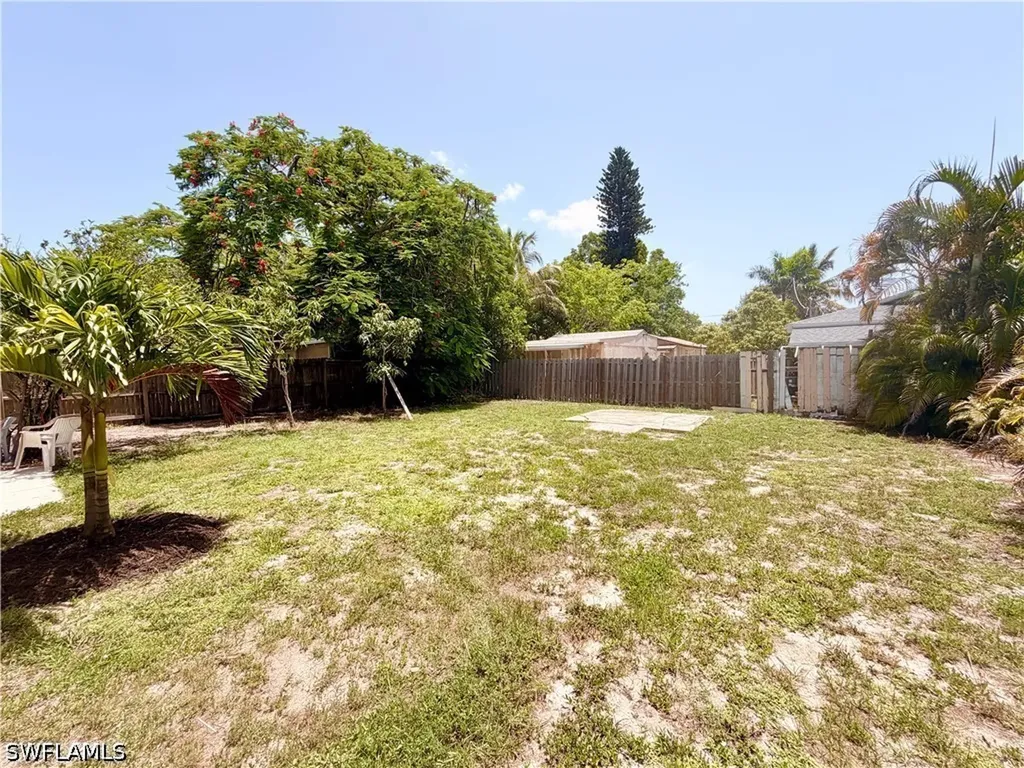 2485 Bayside Street Naples FL 34112