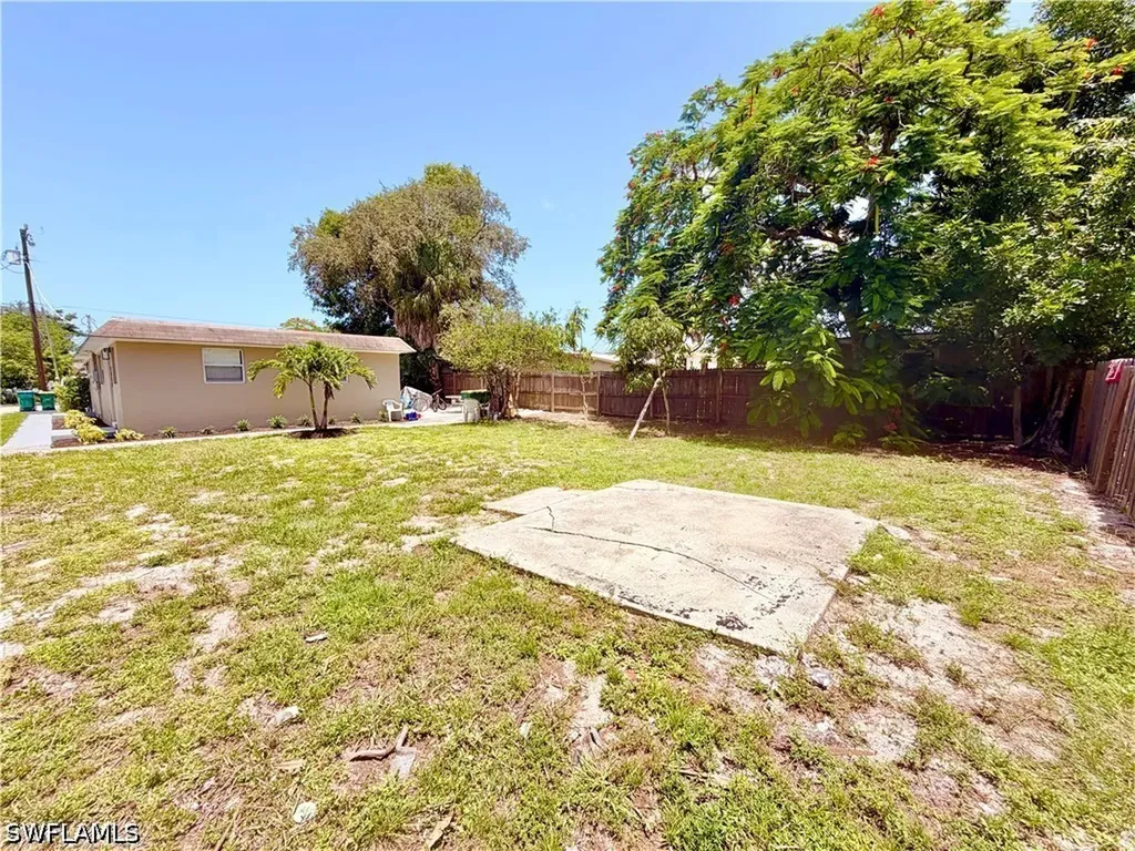 2485 Bayside Street Naples FL 34112
