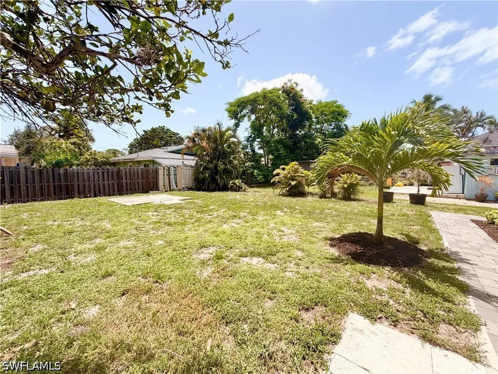 2485 Bayside Street Naples FL 34112