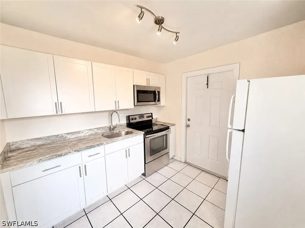 2485 Bayside Street Naples FL 34112