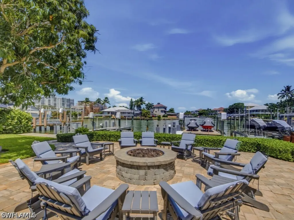 11030 Gulf Shore Drive Naples FL 34108