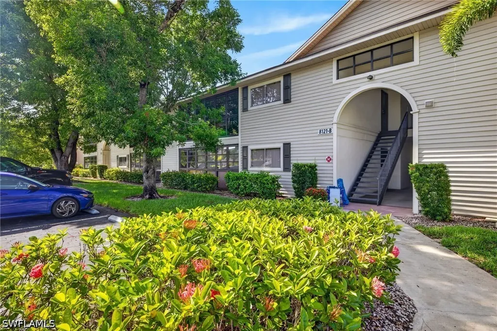 8121 S Woods Circle Fort Myers FL 33919