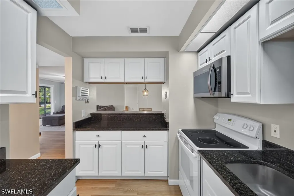 8121 S Woods Circle Fort Myers FL 33919