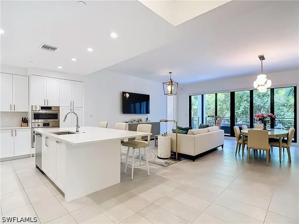 1115 Central Avenue Naples FL 34102