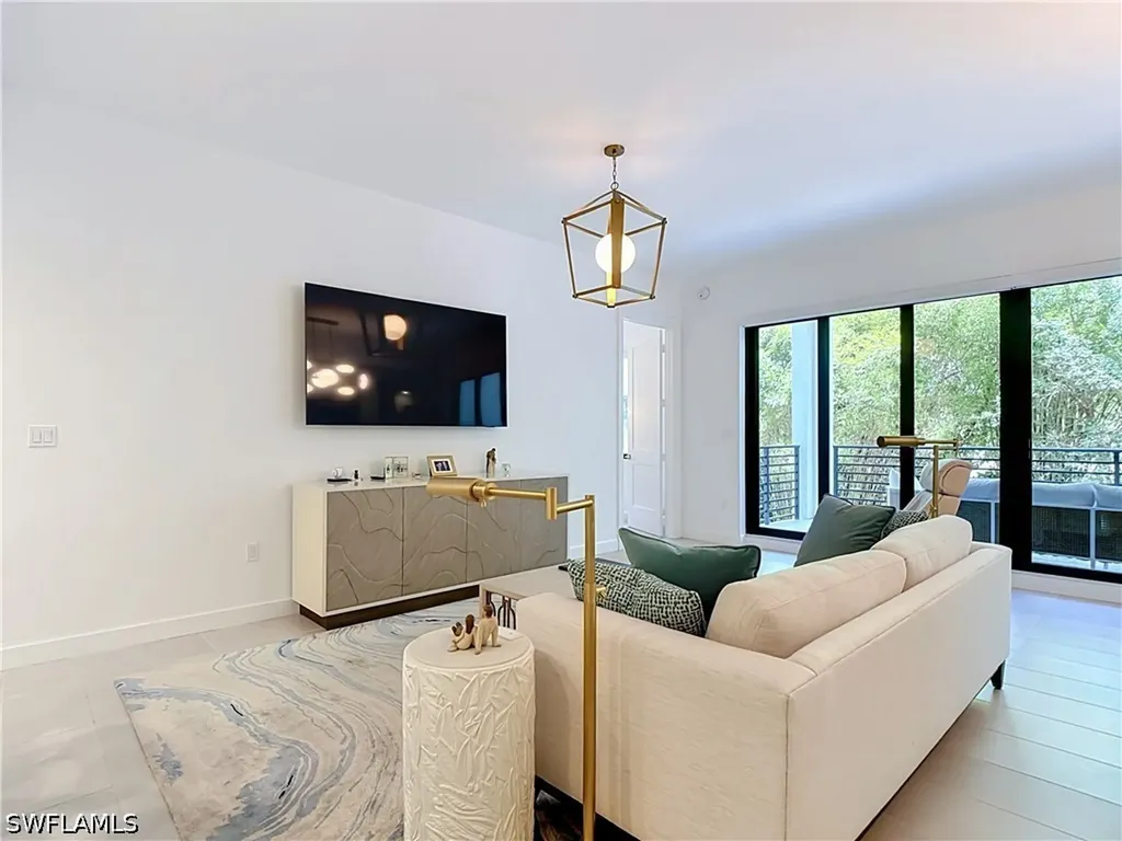 1115 Central Avenue Naples FL 34102