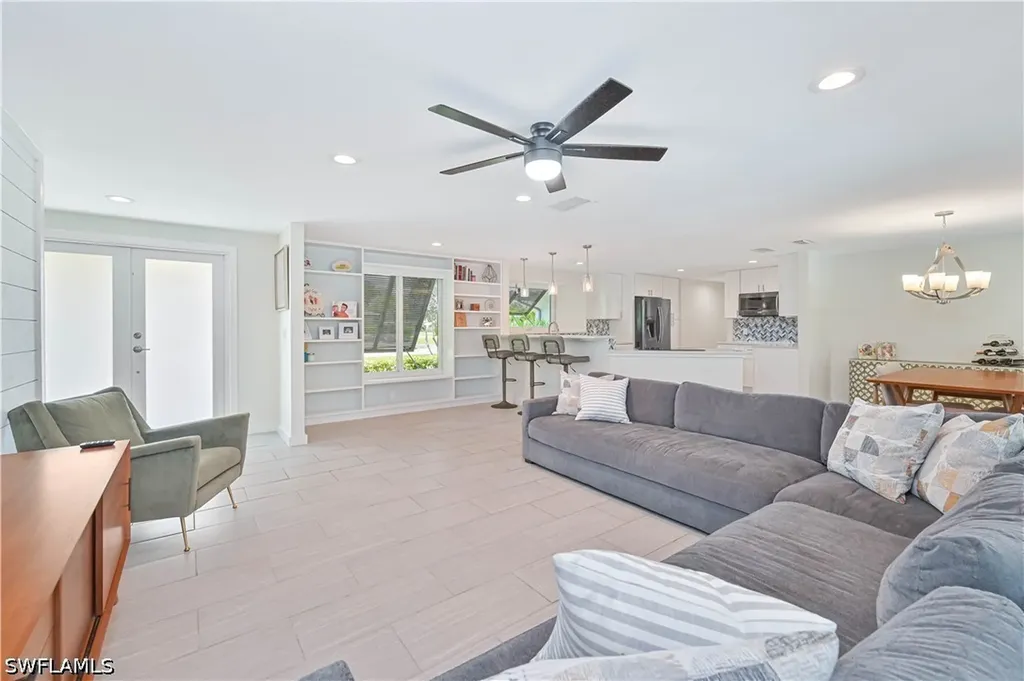 8719 Crest Lane Fort Myers FL 33907