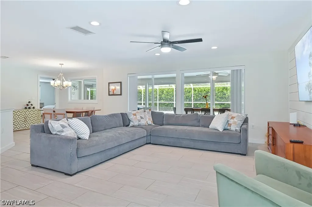 8719 Crest Lane Fort Myers FL 33907