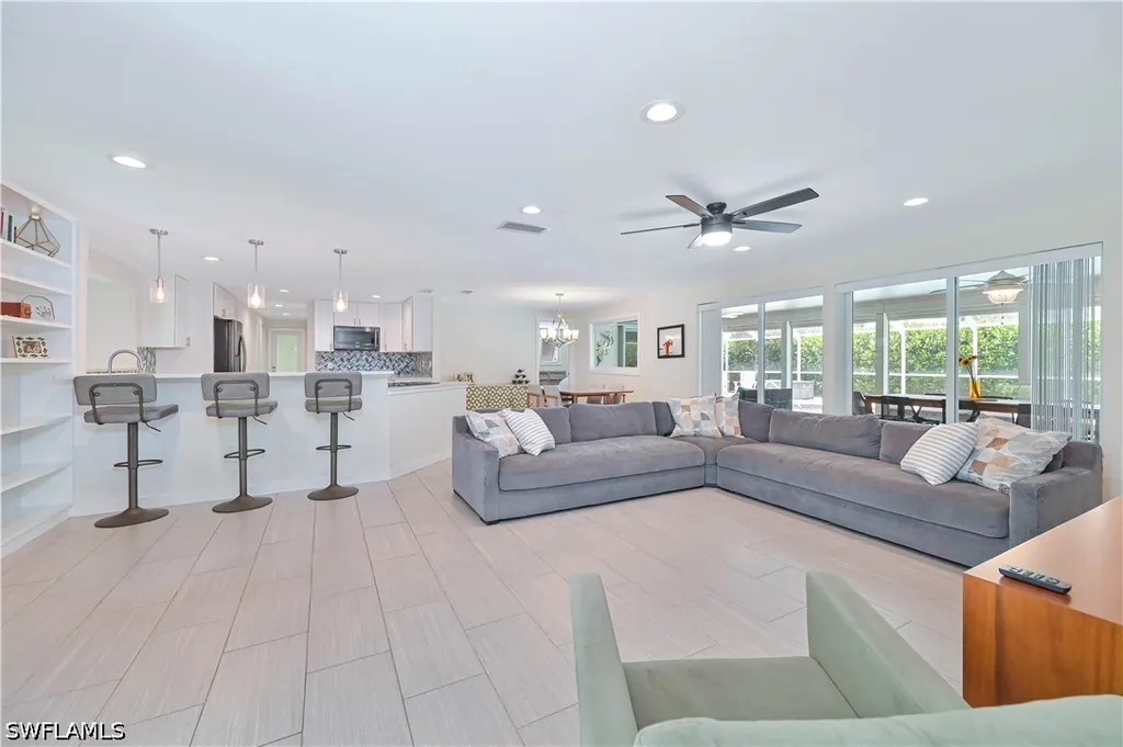 8719 Crest Lane Fort Myers FL 33907