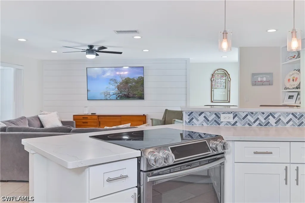8719 Crest Lane Fort Myers FL 33907
