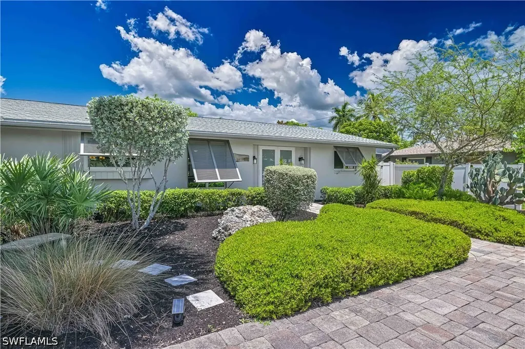 8719 Crest Lane Fort Myers FL 33907