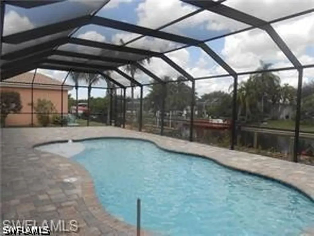 1901 SE 21st Terrace Cape Coral FL 33990