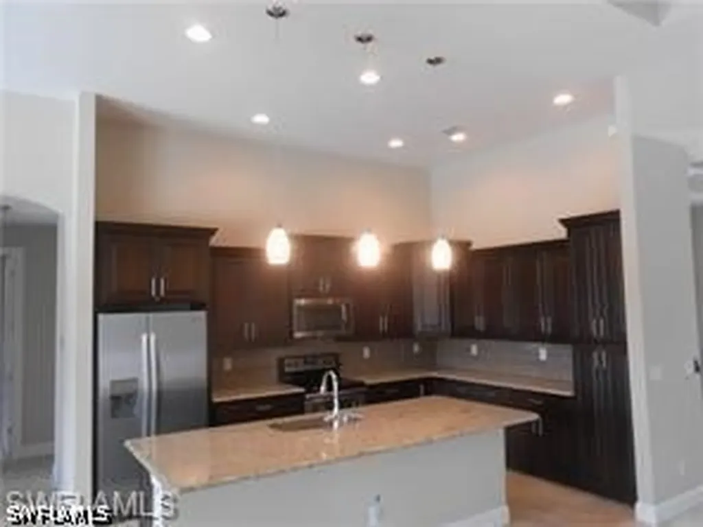 1901 SE 21st Terrace Cape Coral FL 33990